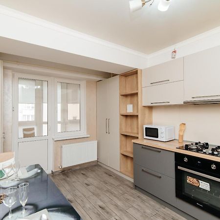 Luxrent Apartment คีชีเนา ภายนอก รูปภาพ