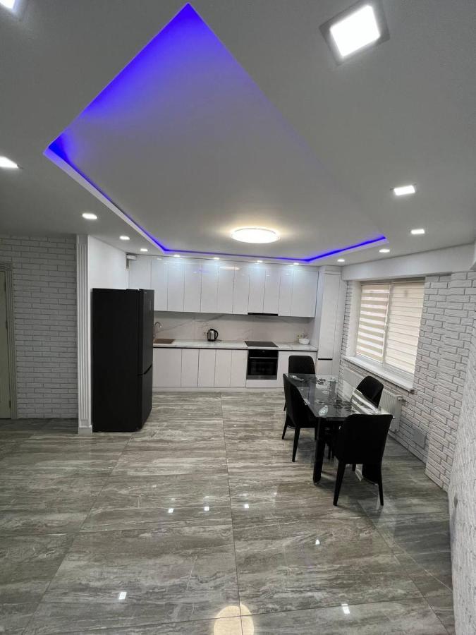 Luxrent Apartment คีชีเนา ภายนอก รูปภาพ